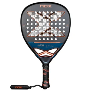 Pala Nox AT10 Genius attack 18K 2025 de Agustín Tapia